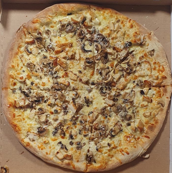 23. Alfredo kylling pizza - Billede 1